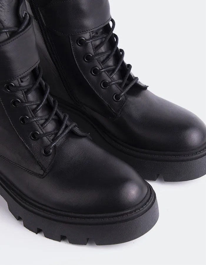 Essentials, Upgraded Flensburg Black Leather