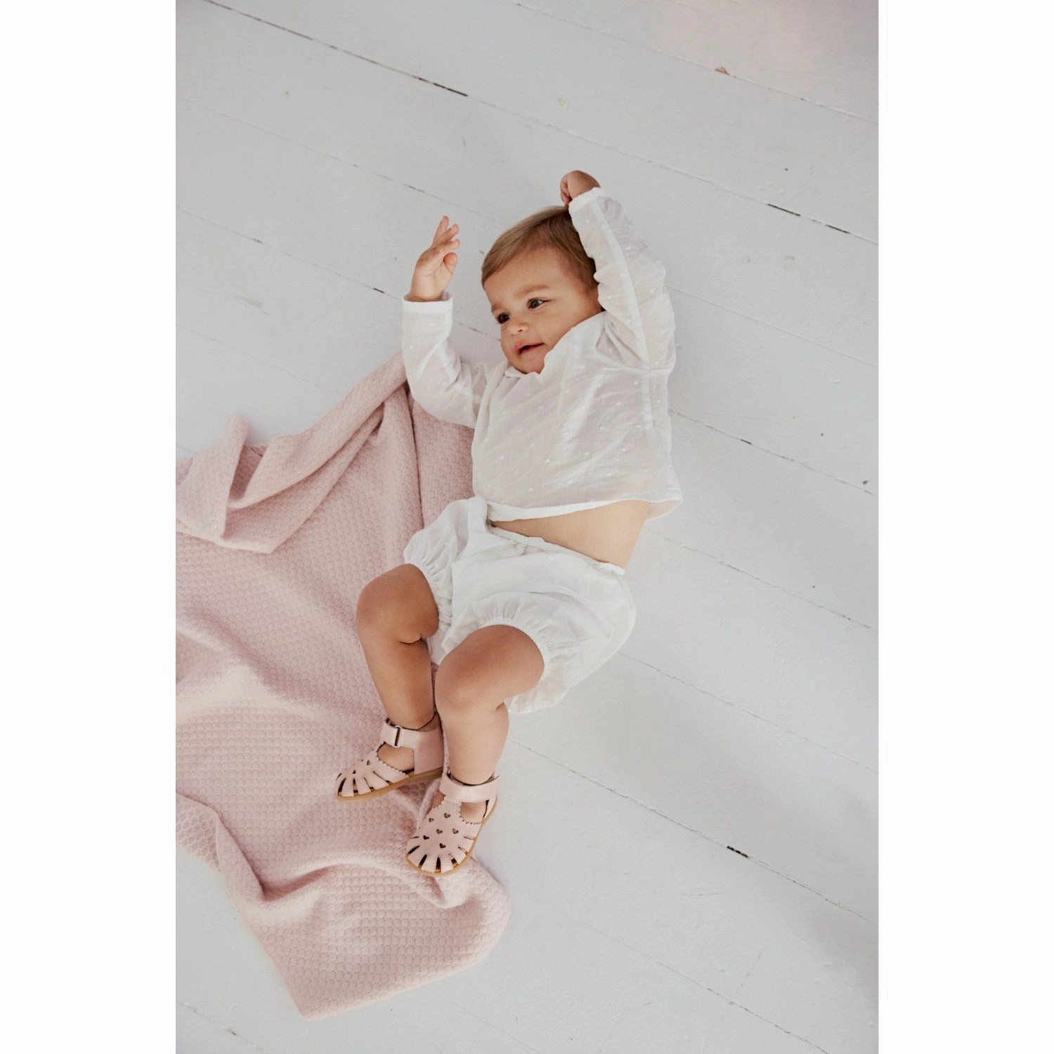 Angulus Rosebud/Rosebud Barnets F?Rste Sandal Med Udstanset Hjertem?Nster Go Further Minimal Design