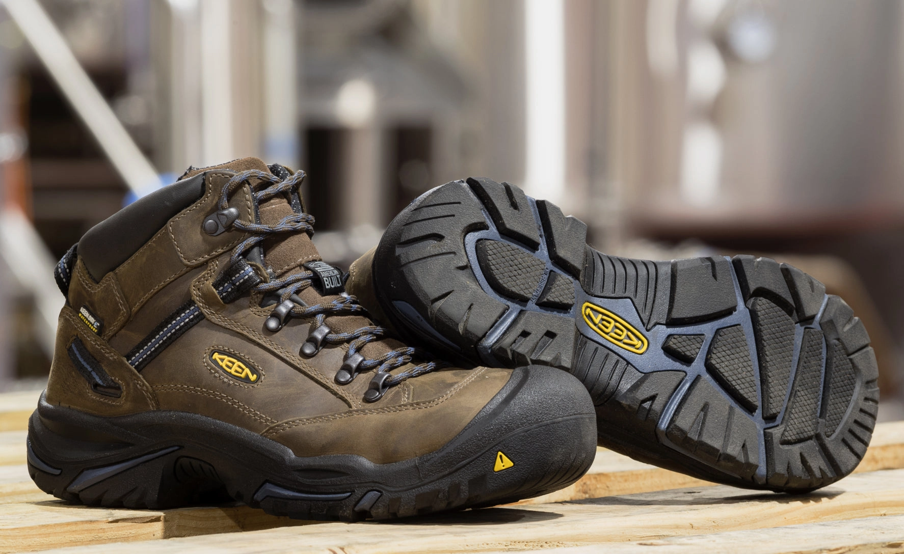 Redefining Casual In-Motion Look Men'S Braddock Al Waterproof Mid (Steel Toe)  |  Bison/Ensign Blue