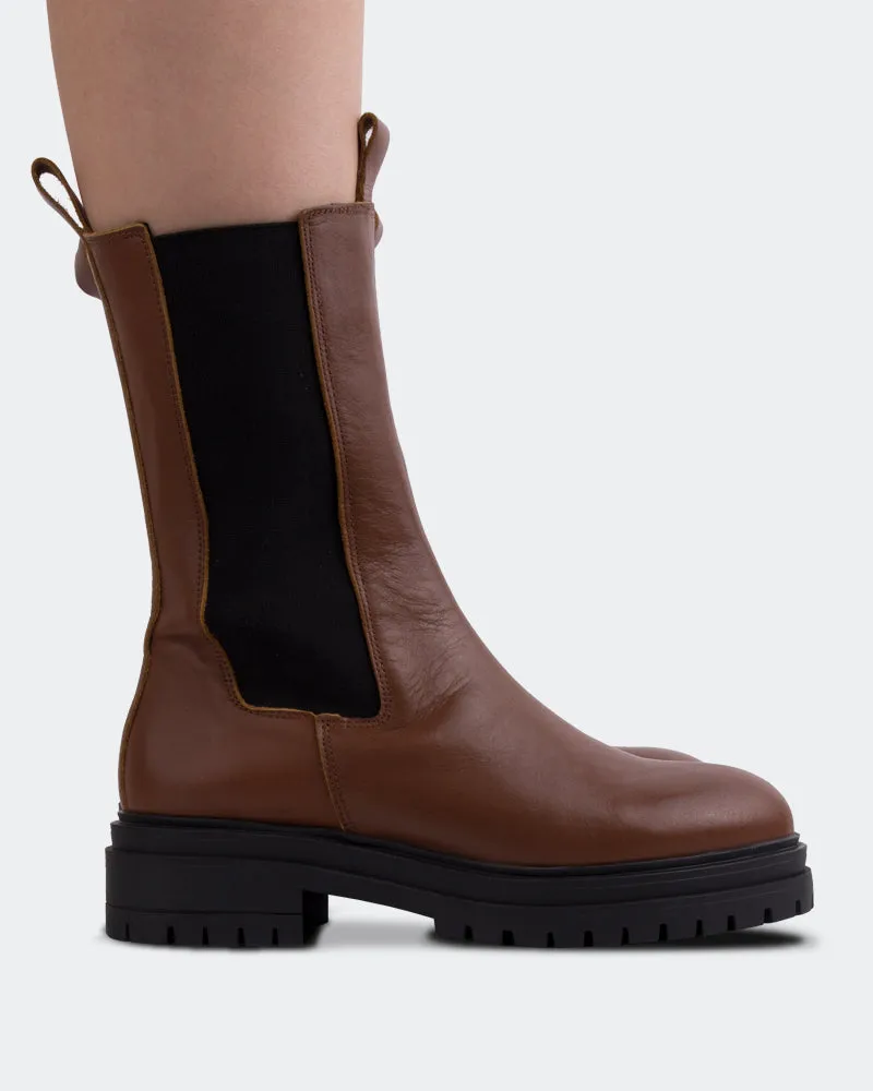 Edge In Motion Layered Living Ollan Cognac Leather