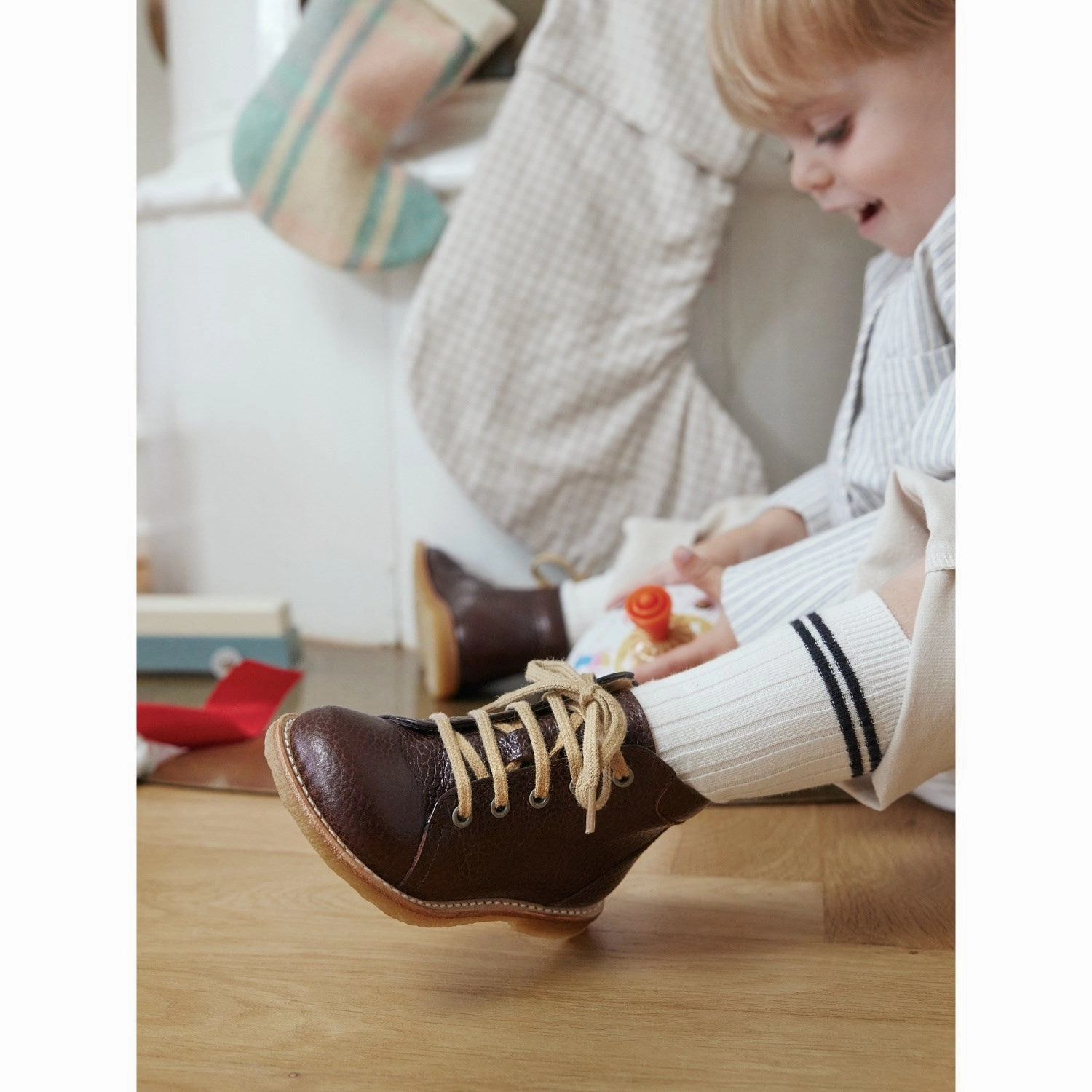Wear The Moment Style Forward Angulus Dark Brown Classic Lace-Up Shoes