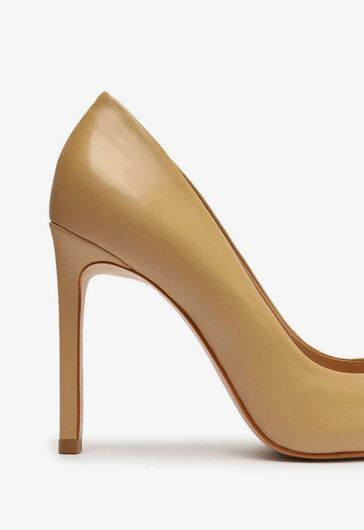 Versatile Gear Lou High Stiletto Light Beige Pump
