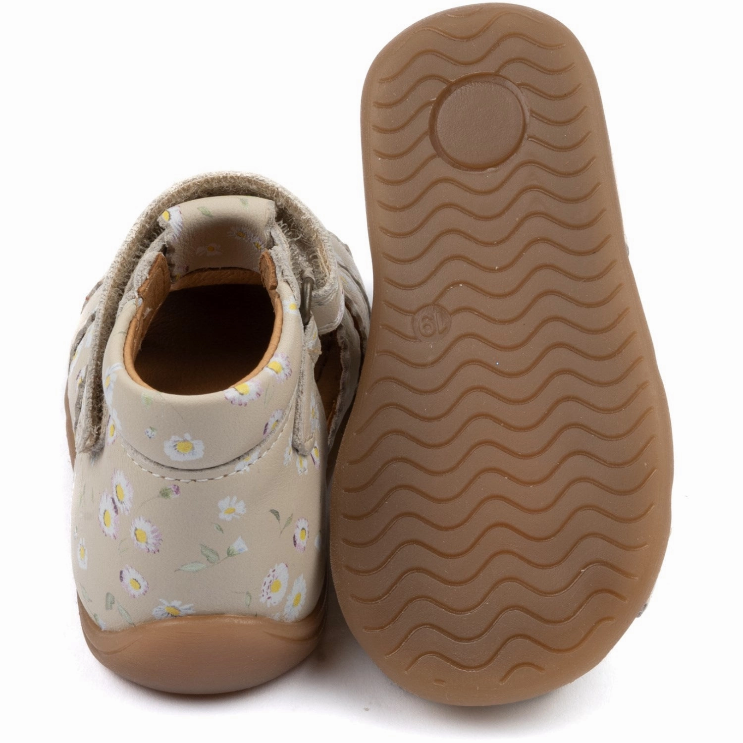 Clean Energy Pom Pom Bellis Starters? Scallop Velcro Sandal