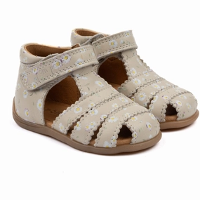 Pom Pom Bellis Starters? Scallop Velcro Sandal Clean-Styled