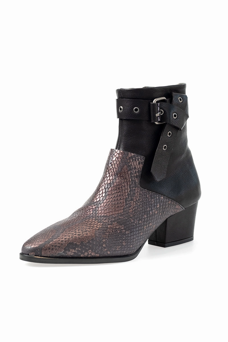 Unisex Rhythm Low Leather Boot Nodo In Nero