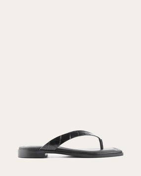 Frenchie Flat Sandals Black Croc Street Motion Fresh Silhouette