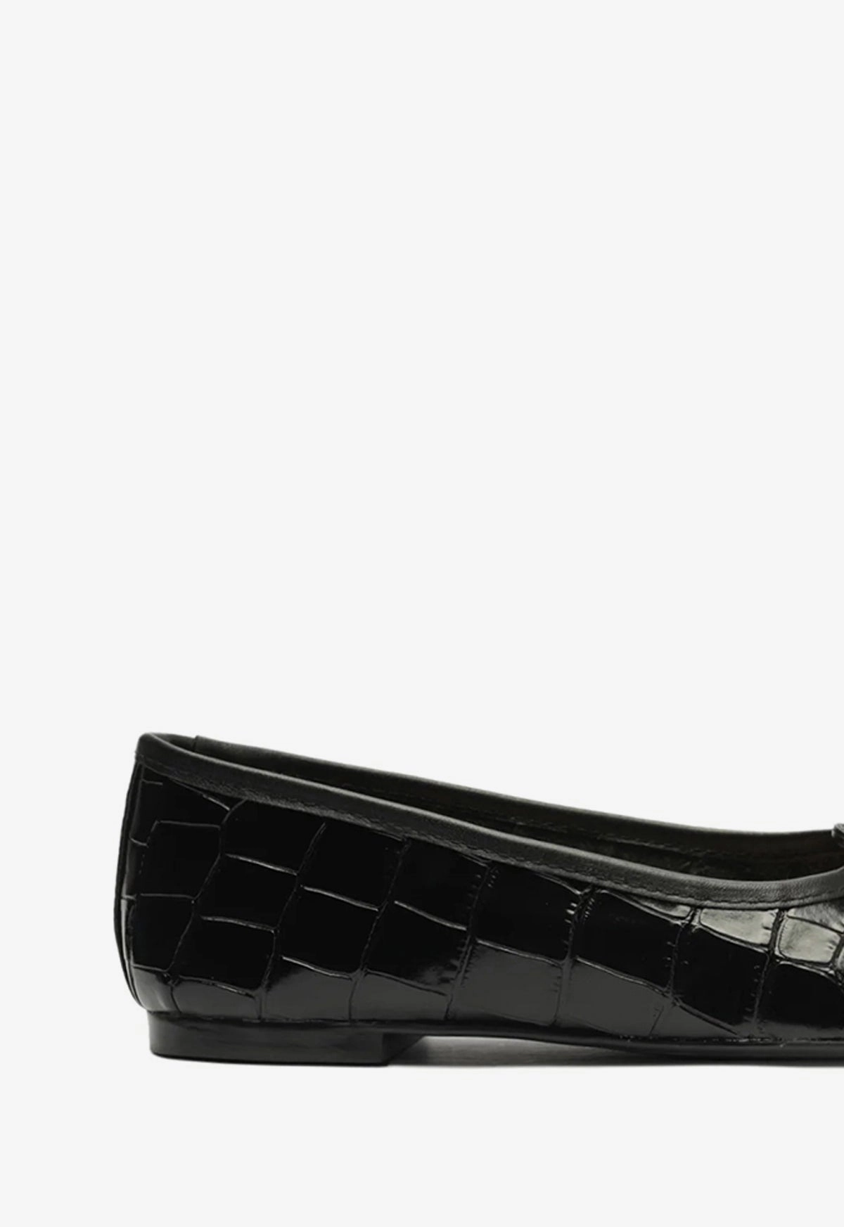 Designed To Explore Lifestyle Built Arissa Black Leather Ballet Flat