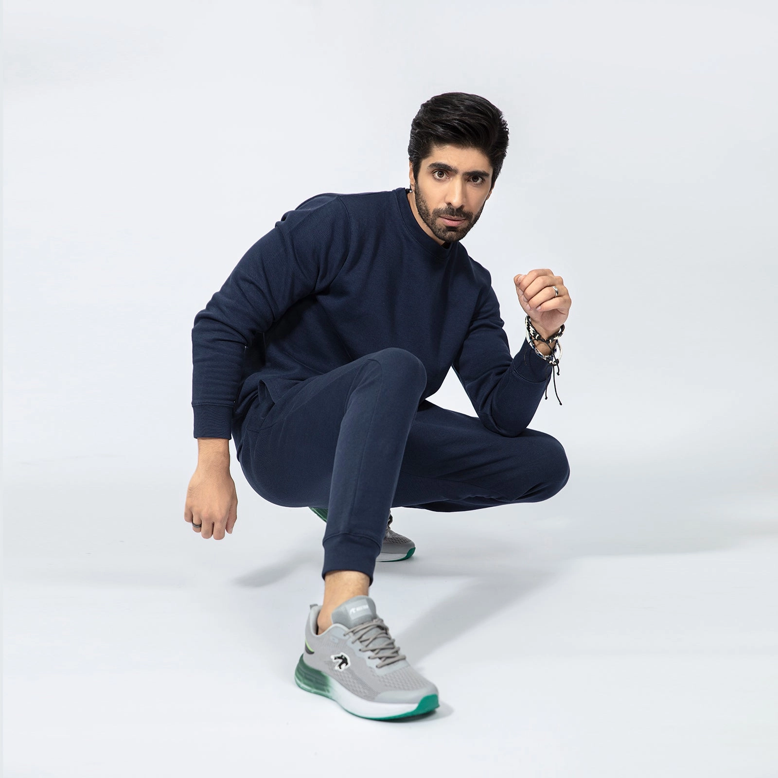 Evolved Form Men'S Flyknit Sneakers