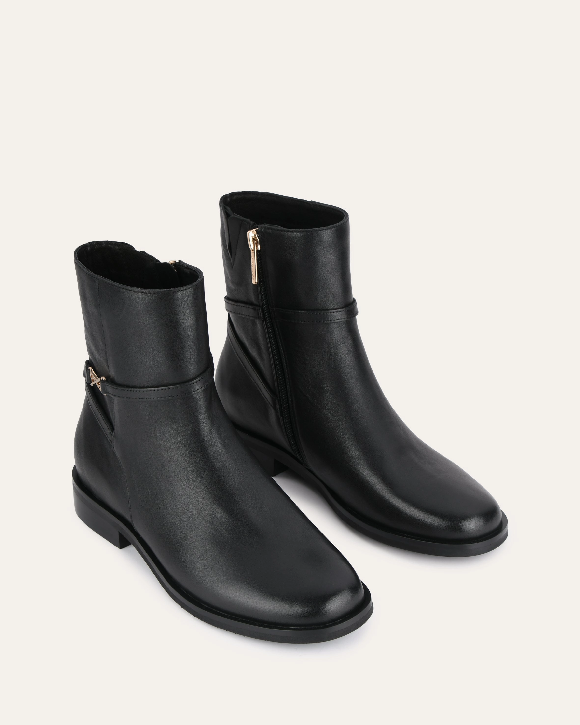 Gilbert Flat Ankle Boots Black Leather Freedom Dressed