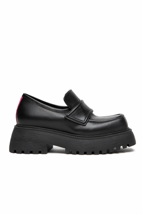 Calm Aesthetic Soft Power Trix Babs Oxford Shoe In Black