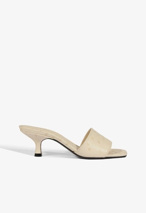 Weekend Ready Refined Flowwear Kelsea Leather Sandal