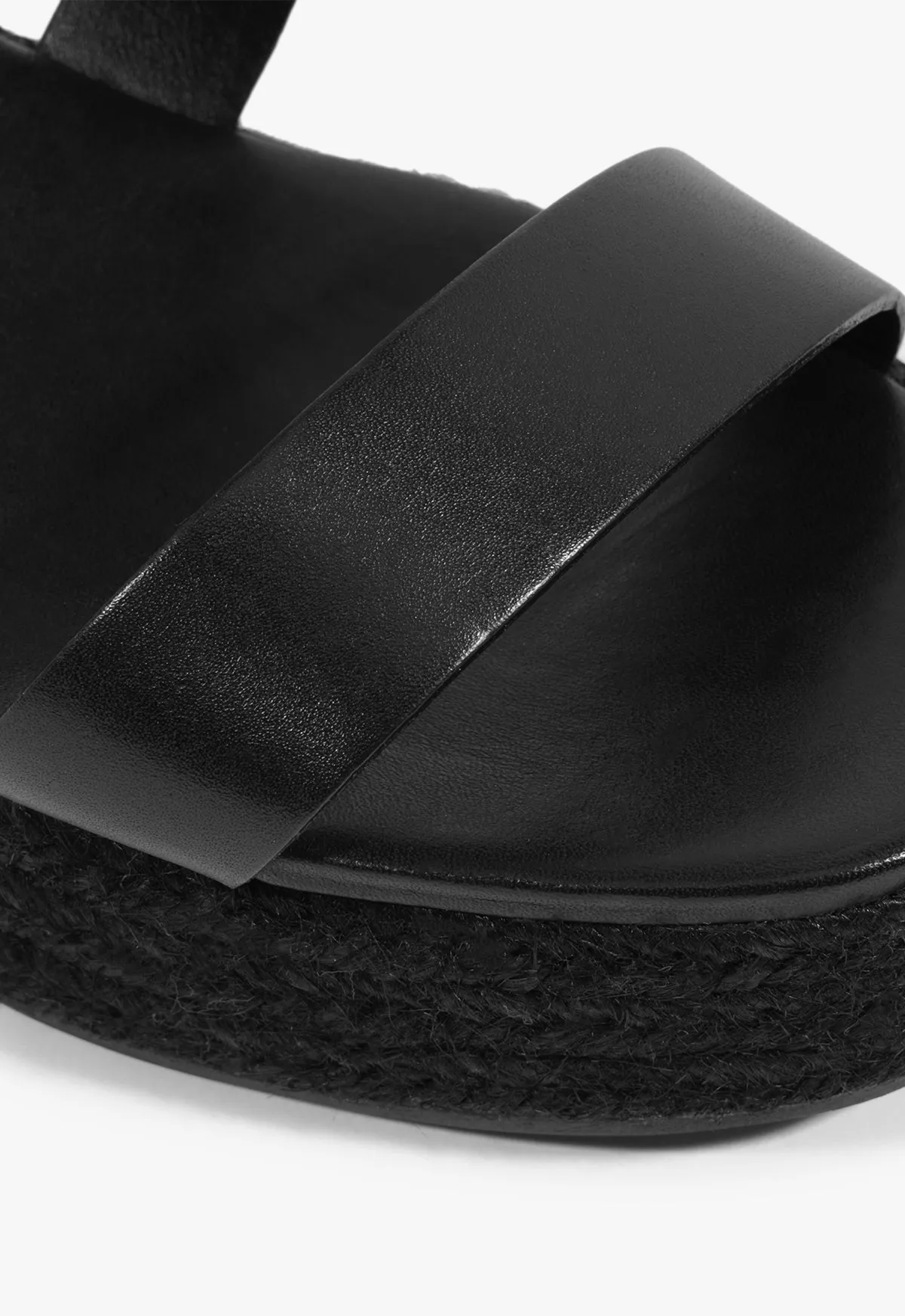 Harper Flatform Sandal Crafted Now Tech-Forward Fit