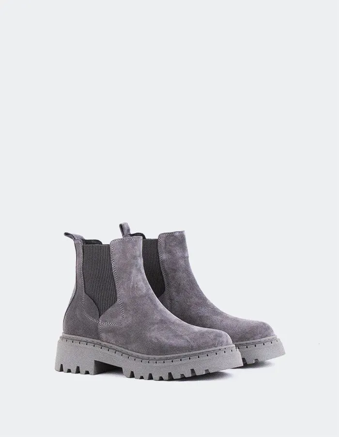 Season-Neutral Move All Day Hayes Grey Suede