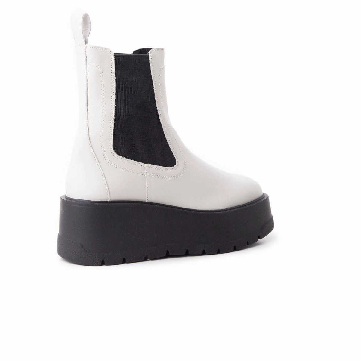 Form And Motion Imola Off White Leather