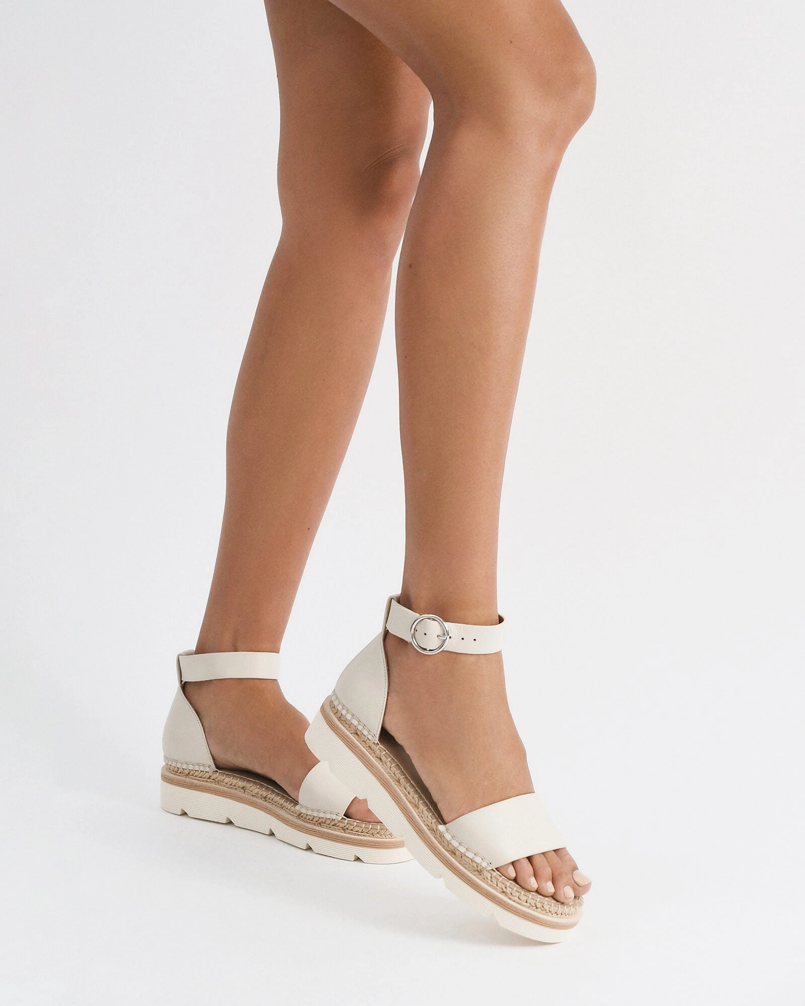 Shift Your Gear Core Rhythm Ivy Flat Sandals Off White Leather