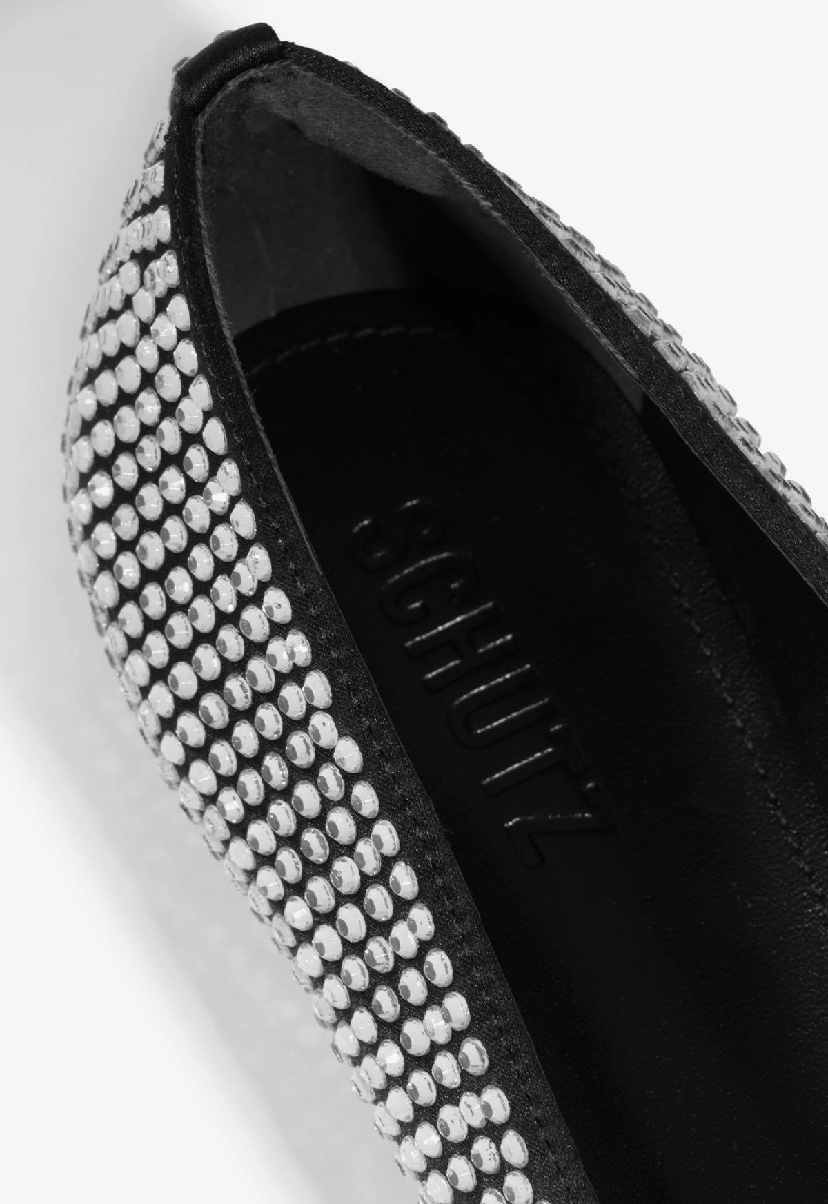 Feel The Flow Relaxed Refinement Jaycie Flat