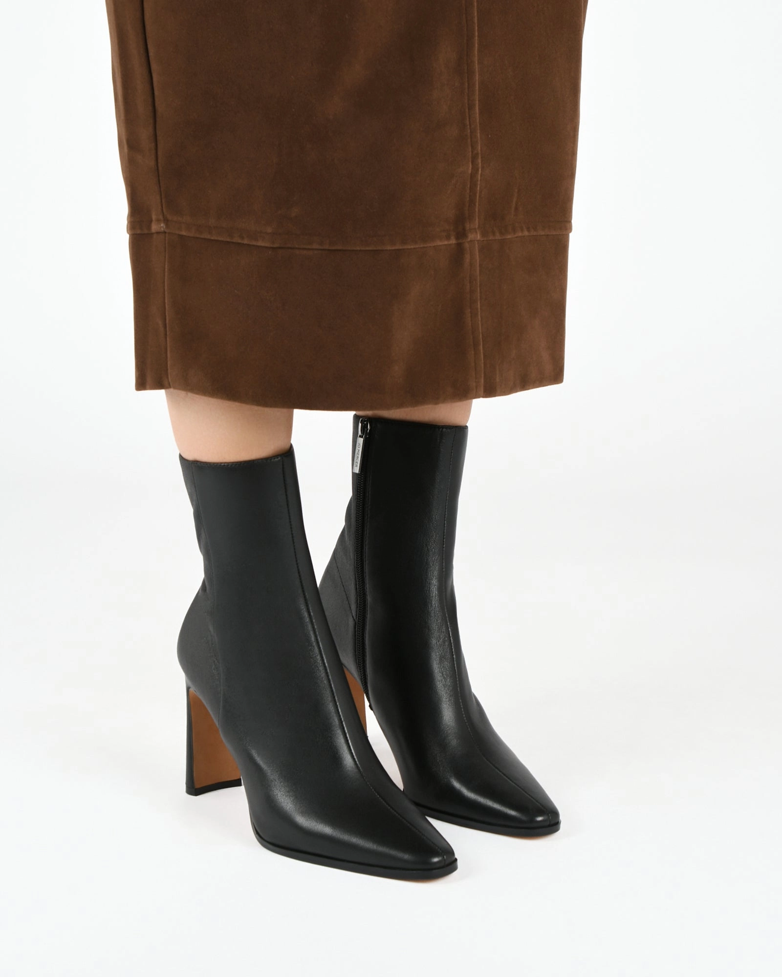 Live-Core Adapt-Fit Gear Jemima High Ankle Boots Black Leather