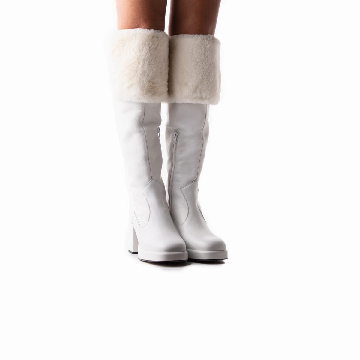 Elevated Minimal Crafted Fit Jesse White Leather