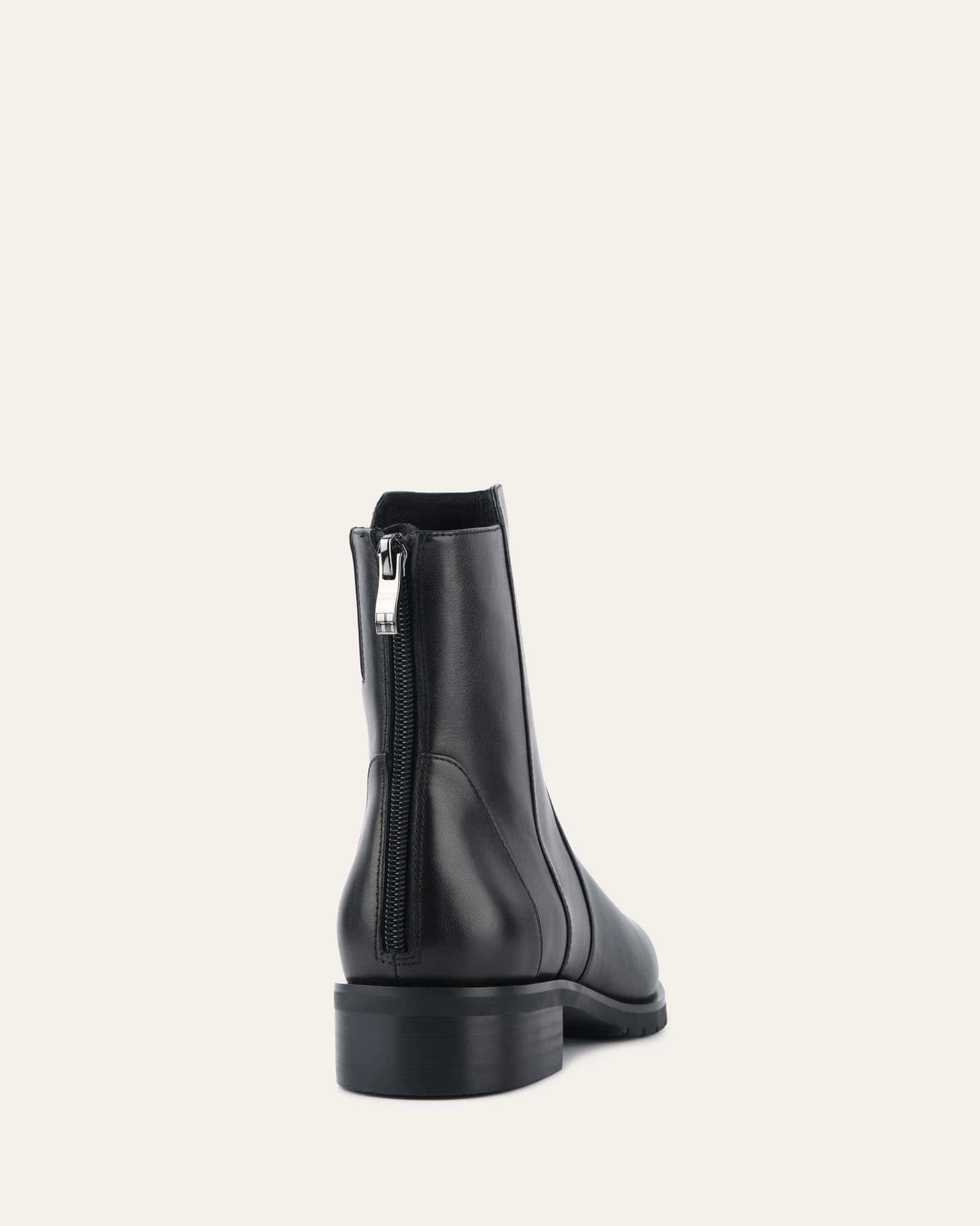 Johnston Flat Ankle Boots Black Leather Soft Impact Day-To-Night Fit