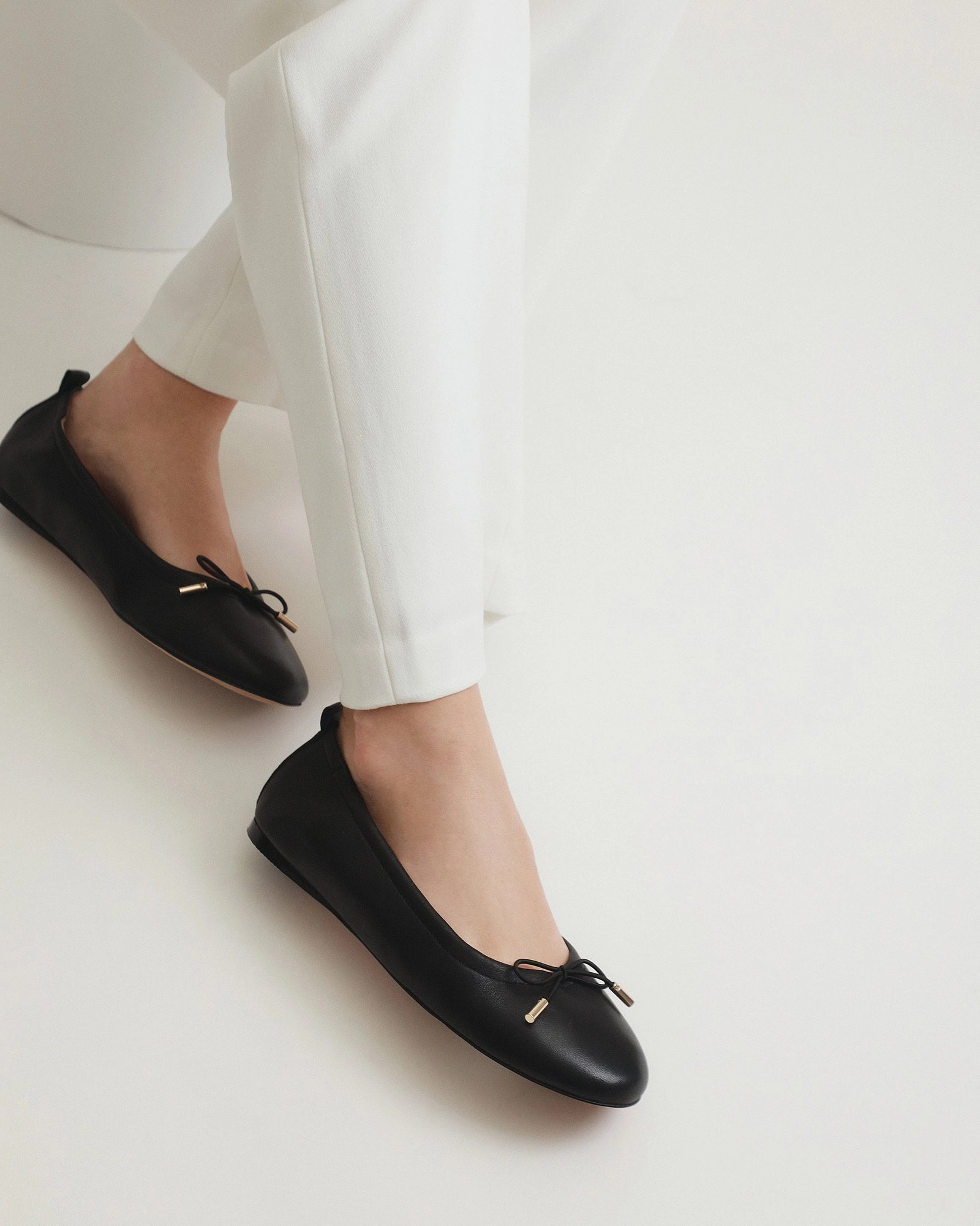 Jolie Casual Flats Black Leather Refined To Go
