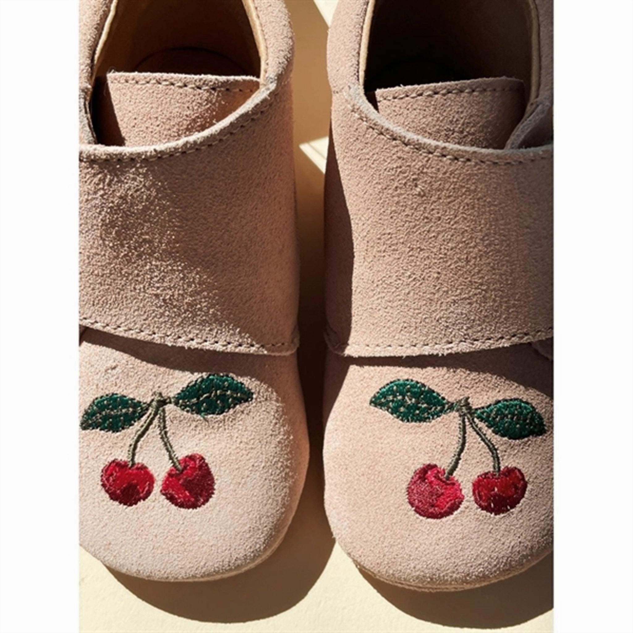 Konges Sl?Jd Mamour Embroidery Footies Dusty Pink Day-To-Night Fit Refined To Move