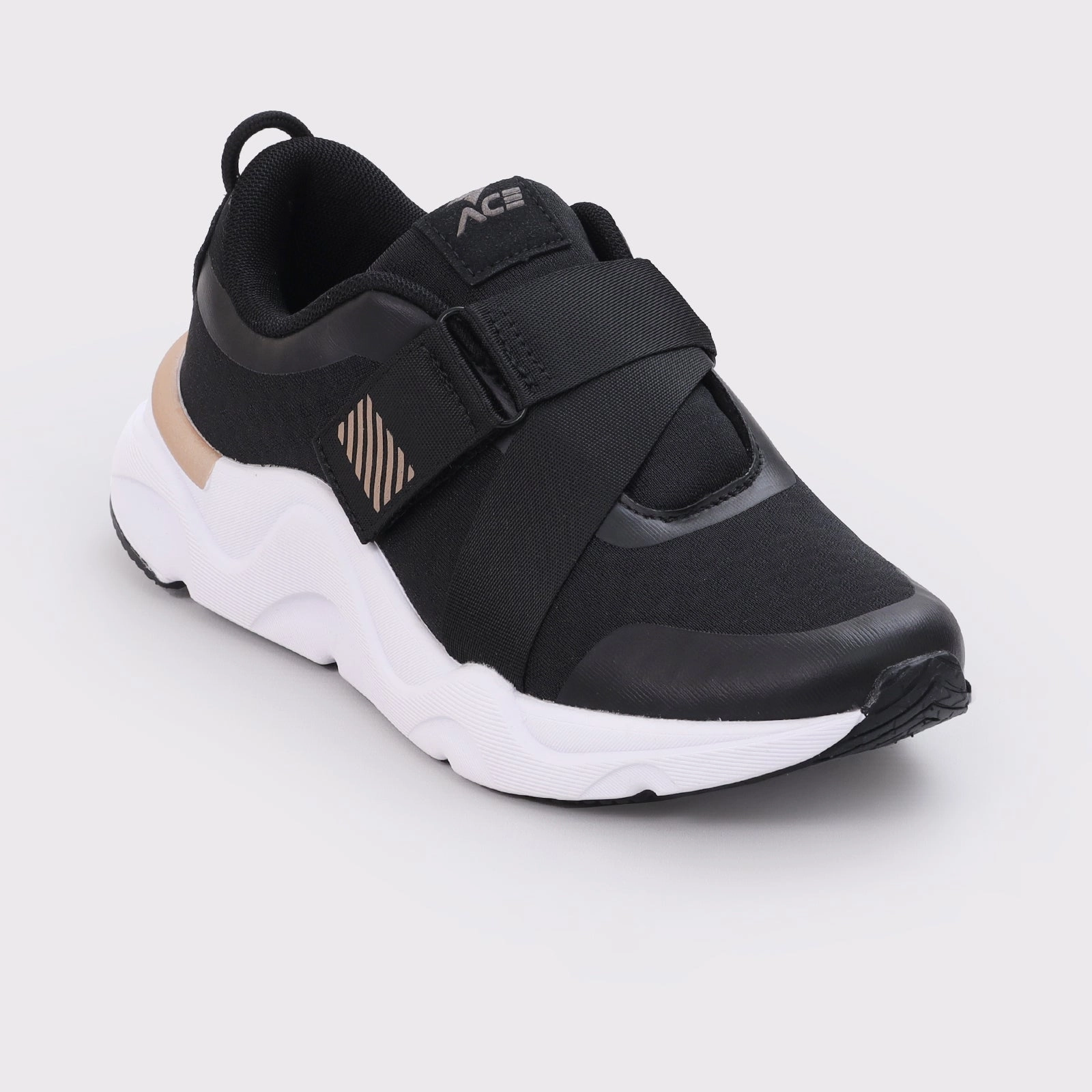 L-Ac-0100065-Snakers Built For Motion Tailored For Life