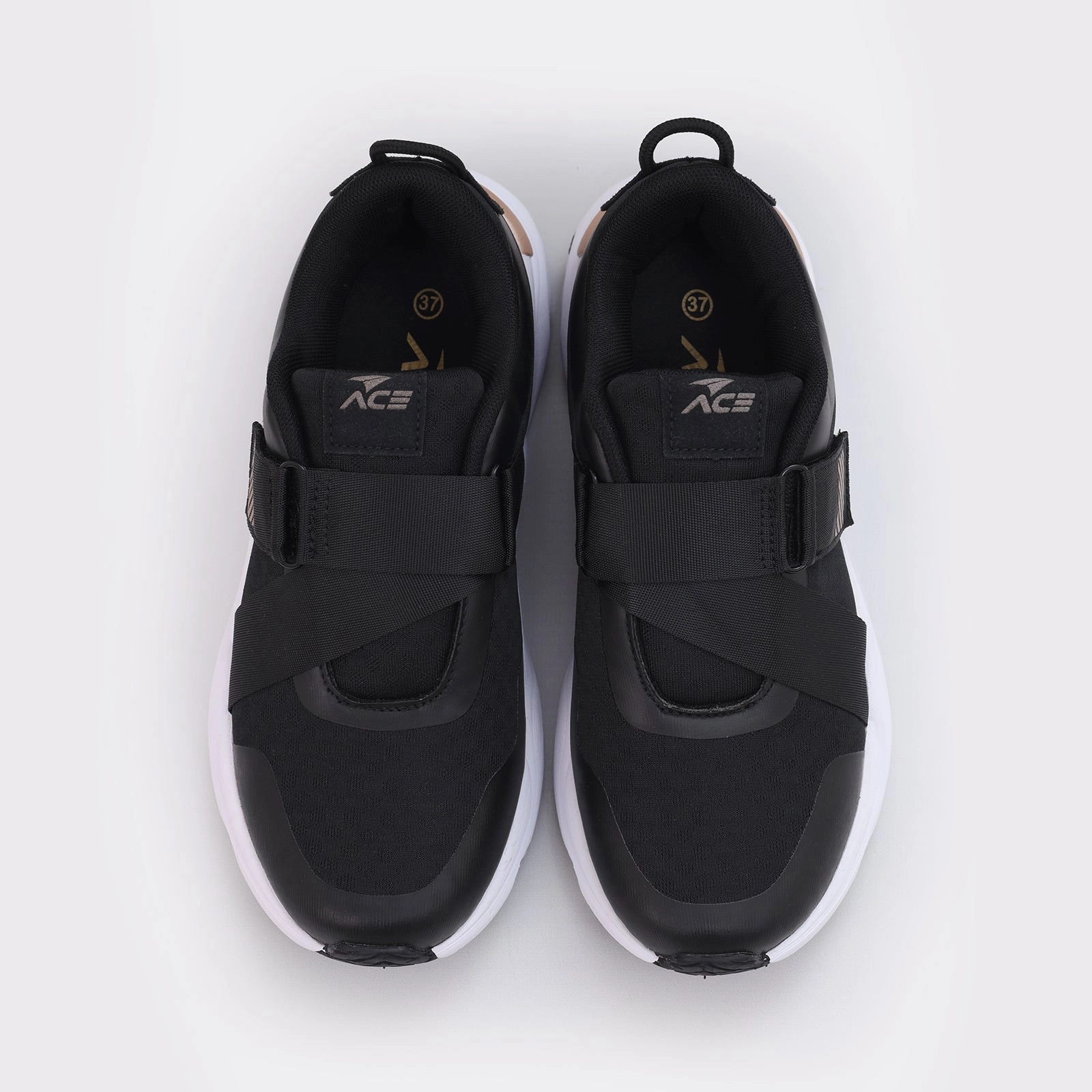 L-Ac-0100065-Snakers Purpose-Led Less Is Bold