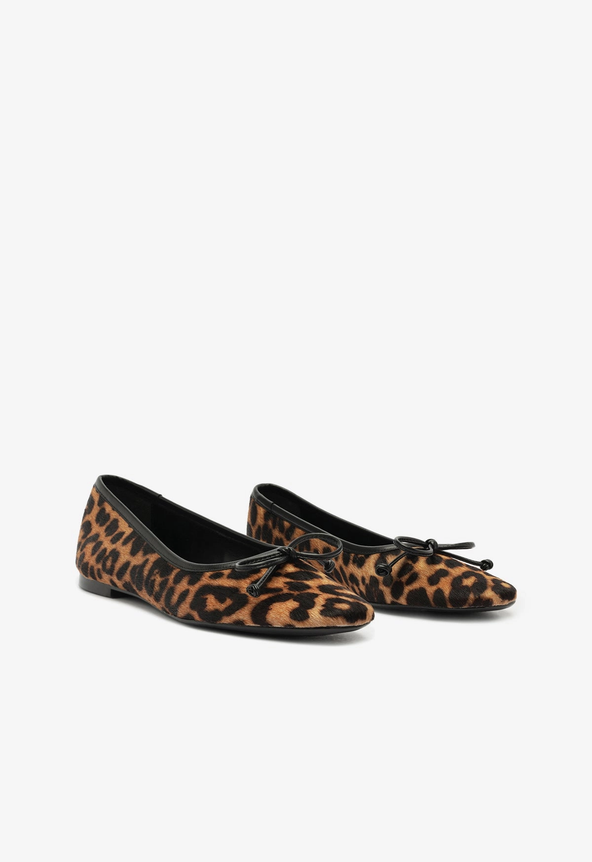 The New Essential Arissa Wild Flat