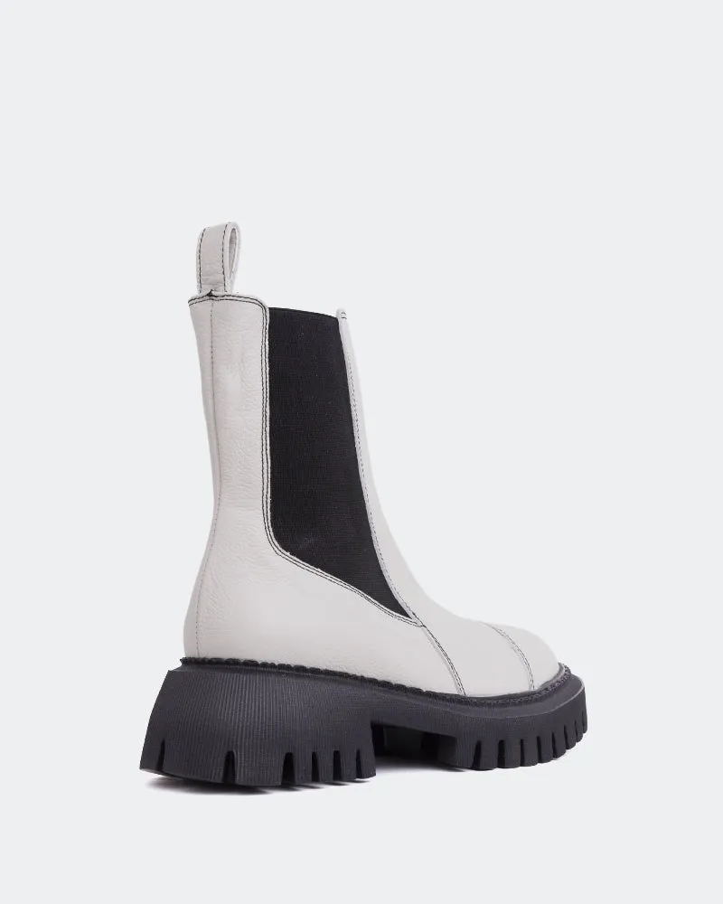 Laroi Off White Leather Bold And Clean