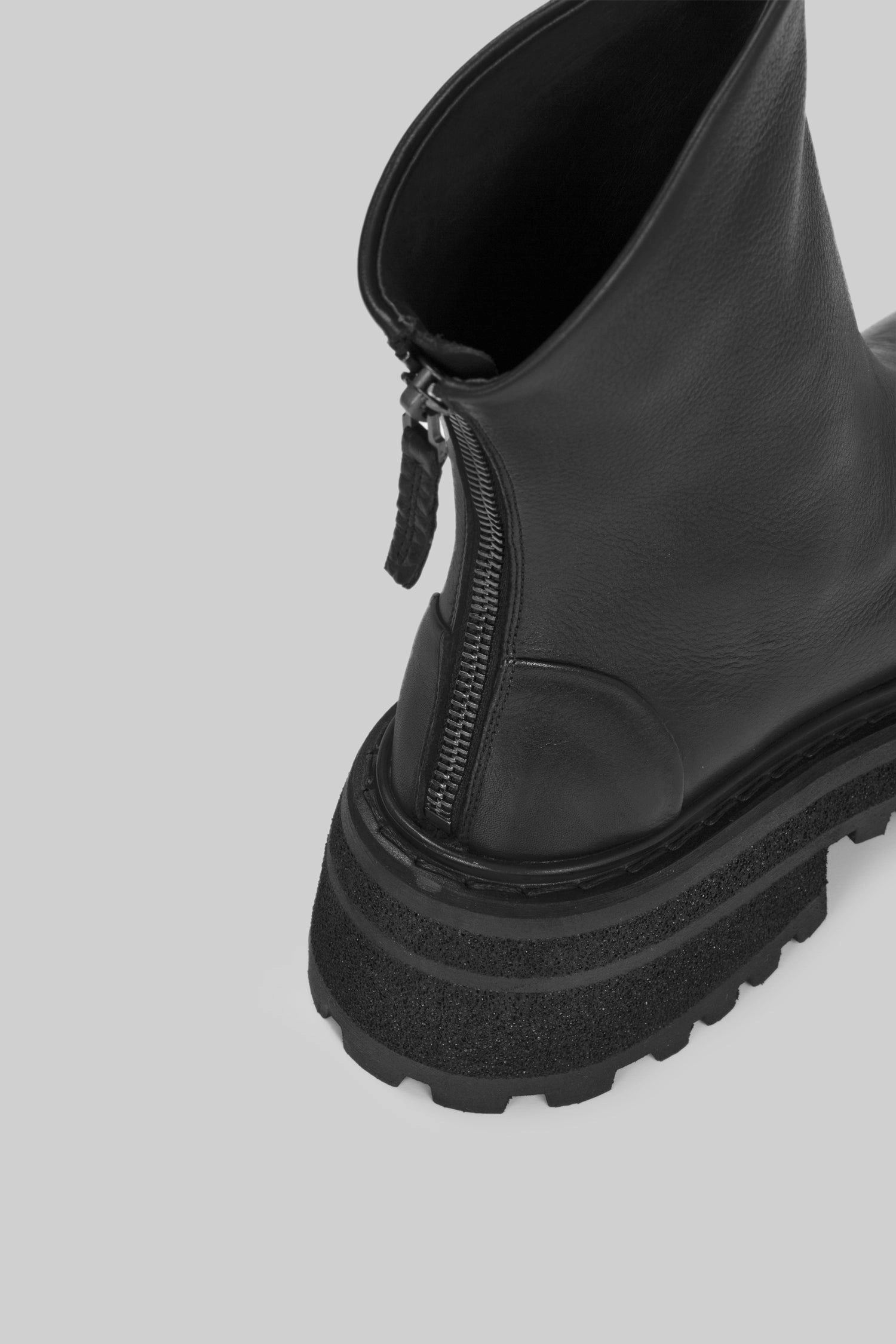 Effortless Gear Carro Leather Ankle Boot In Black