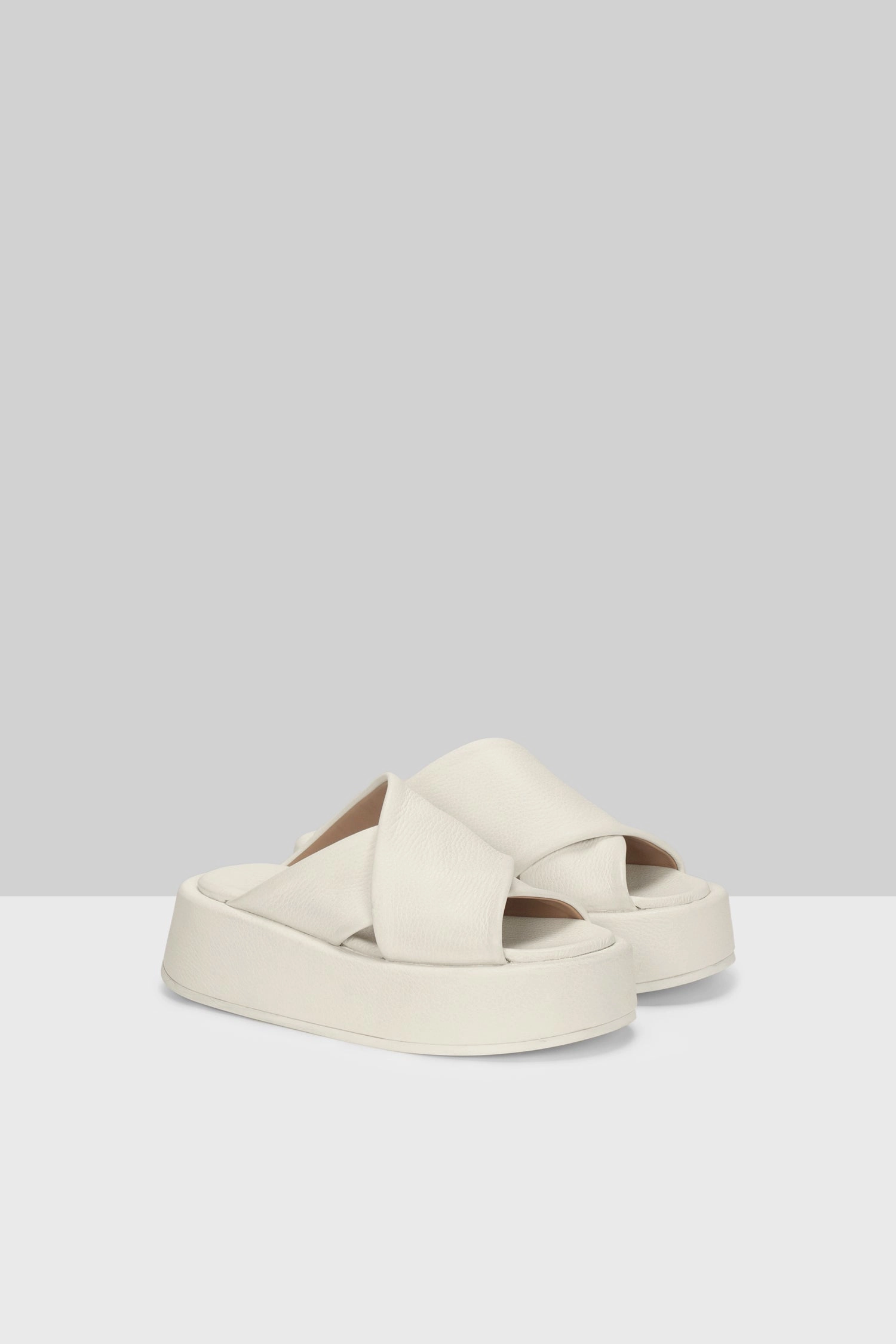Piattaforma Leather Sandal In Ivory Layered City