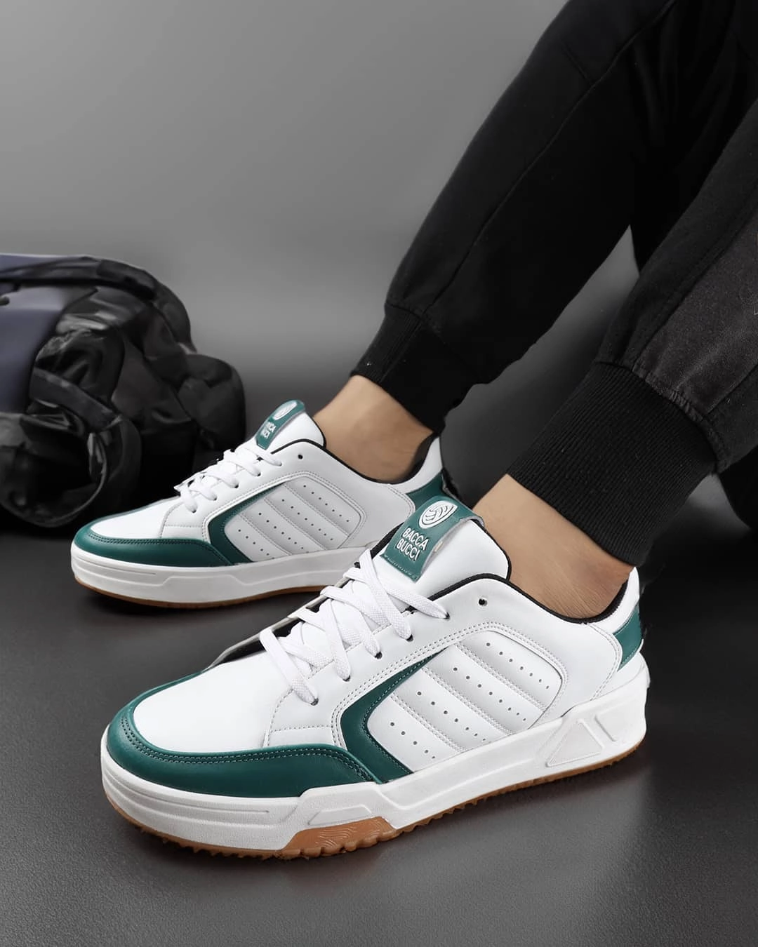 Style That Adapts Subtle Signature Bacca Bucci Manhattan Low-Top Sneakers