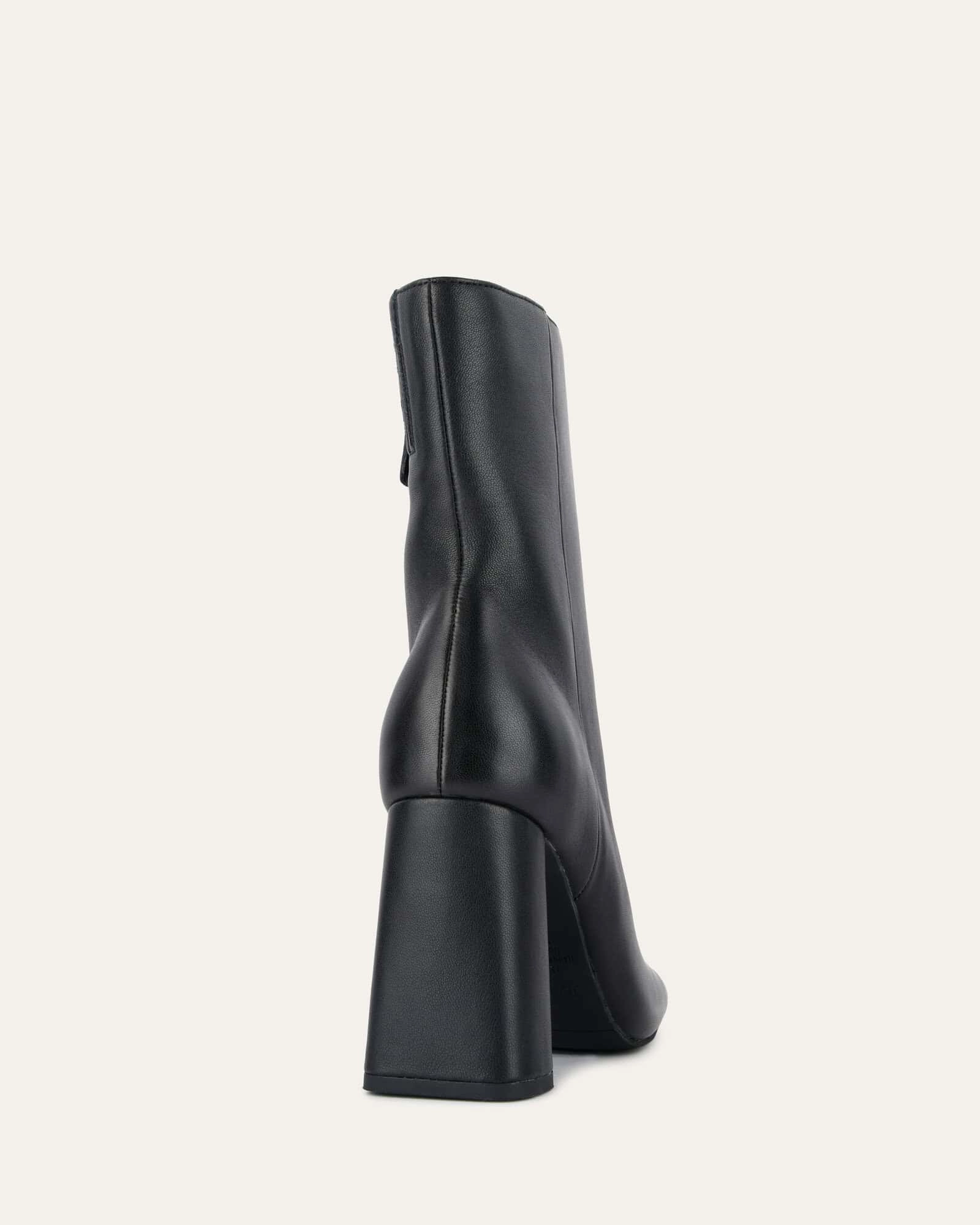 Active Ease Clean-Forward Parson High Ankle Boots Black Leather