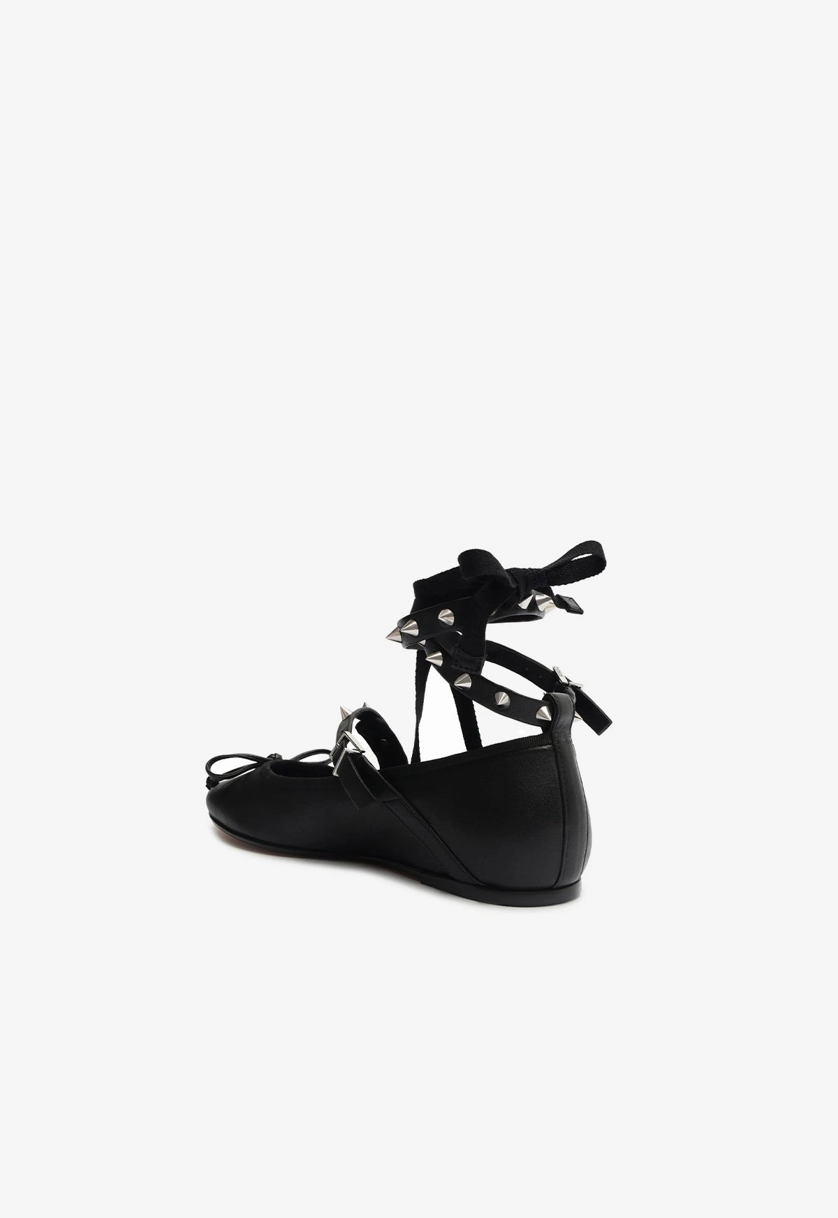 Uncomplicated Fit Larissa Lace Up Leather Flat