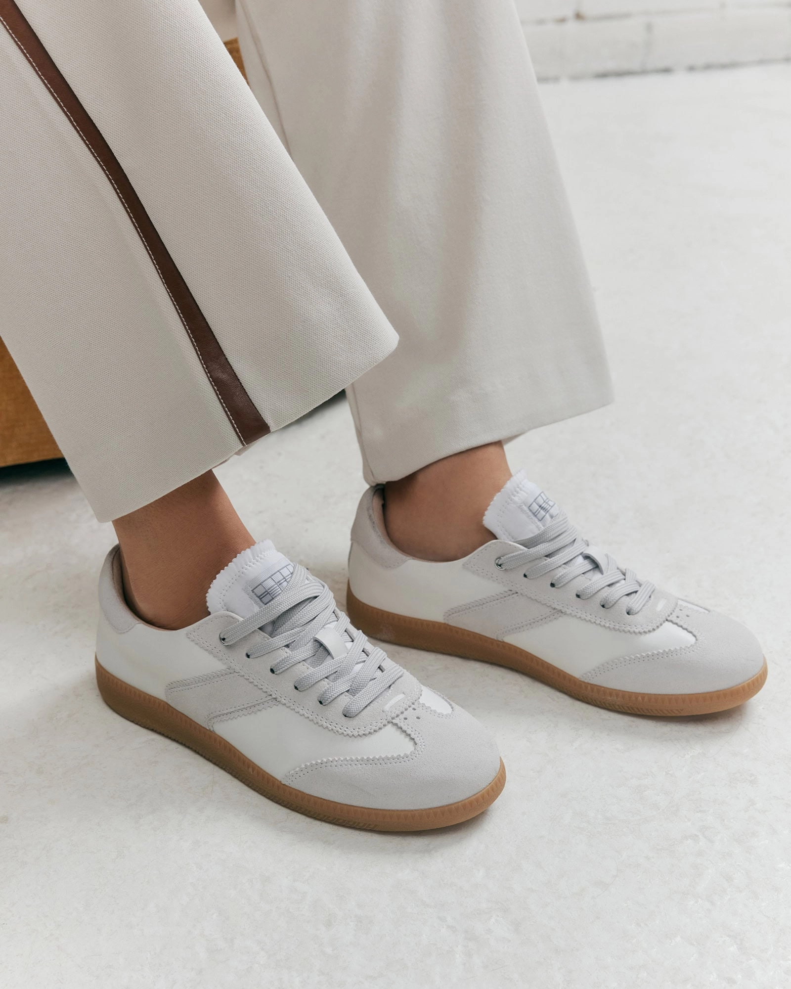 Lola Sneakers White Grey Leather Day-To-Night Fit Modern Rhythm