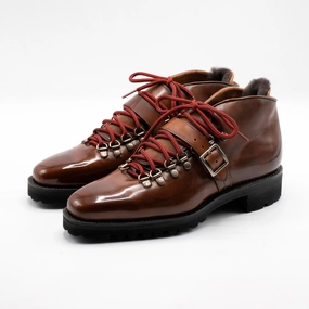 Borcego Mountain Boot With Strap - Antique Brown Wear The Moment Purpose Fit