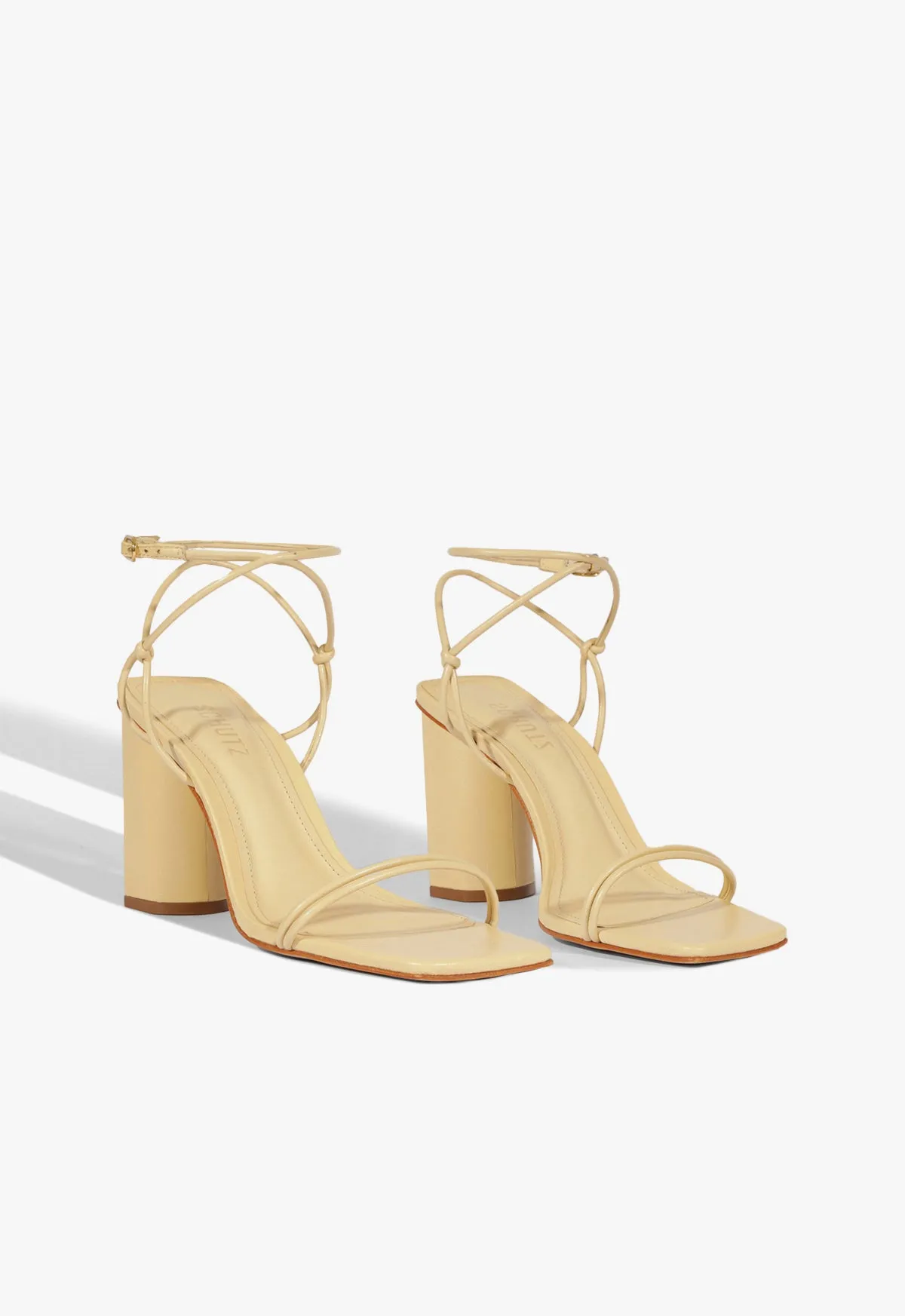 Pompeii  Sandal Seamless Lifestyle