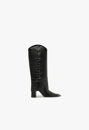 Raffaela Cloak Eyelets Boot Style To Move Function-First Fit