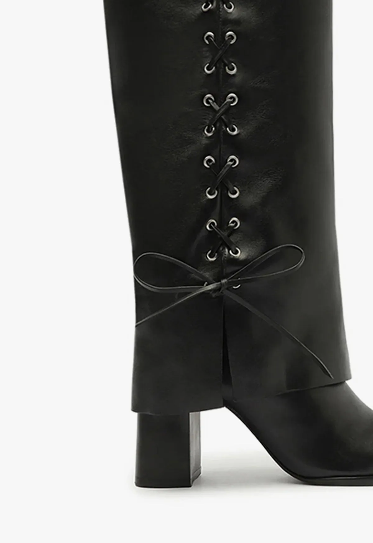 Clean-Life Gear Raffaela Cloak Eyelets Boot