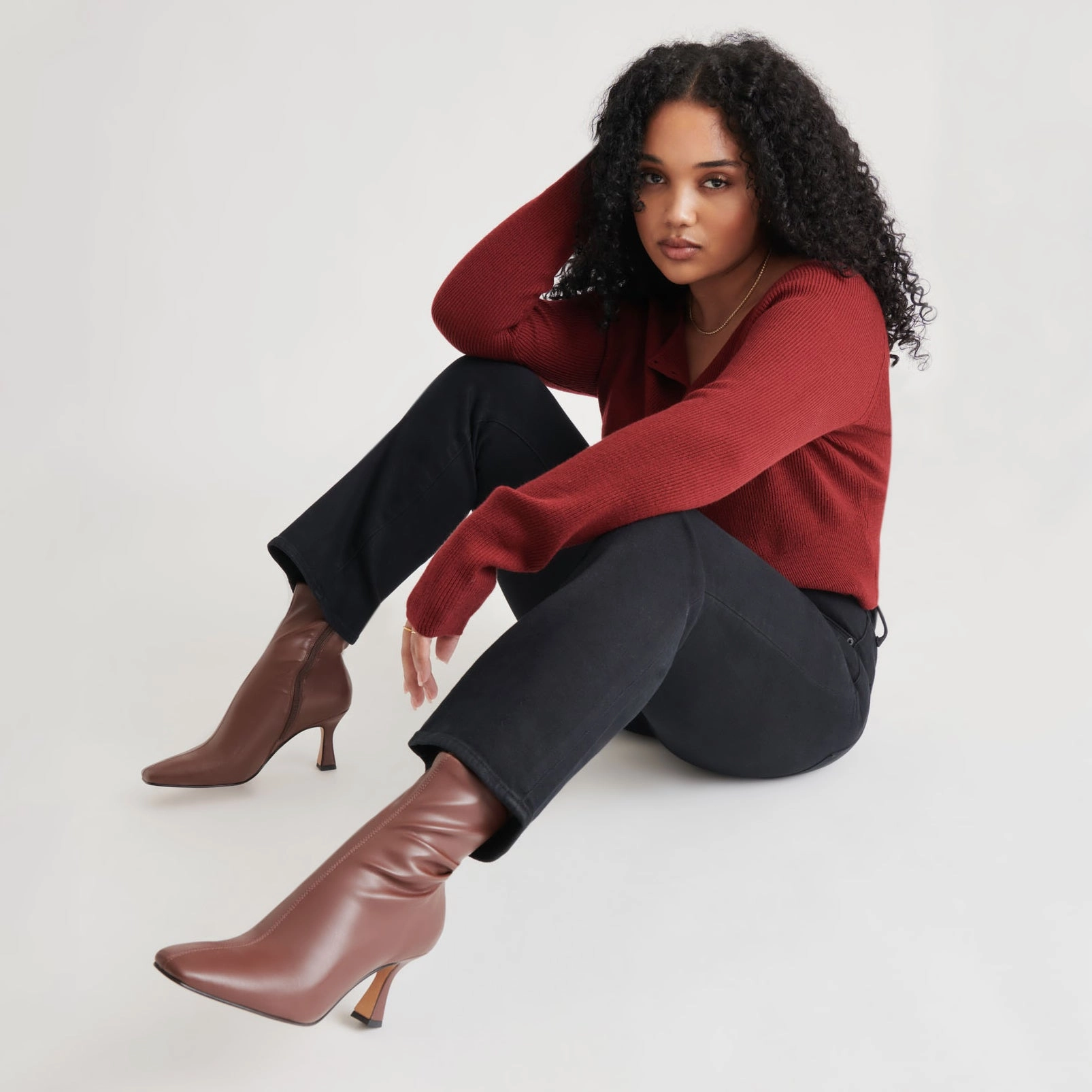 Form-Centered Glamor Boots Chocolate Stella