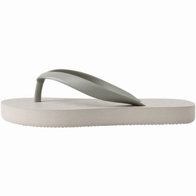 Lil'Atelier Pure Cashmere Fifer Flip Flop Timeless Motion Modern Momentum