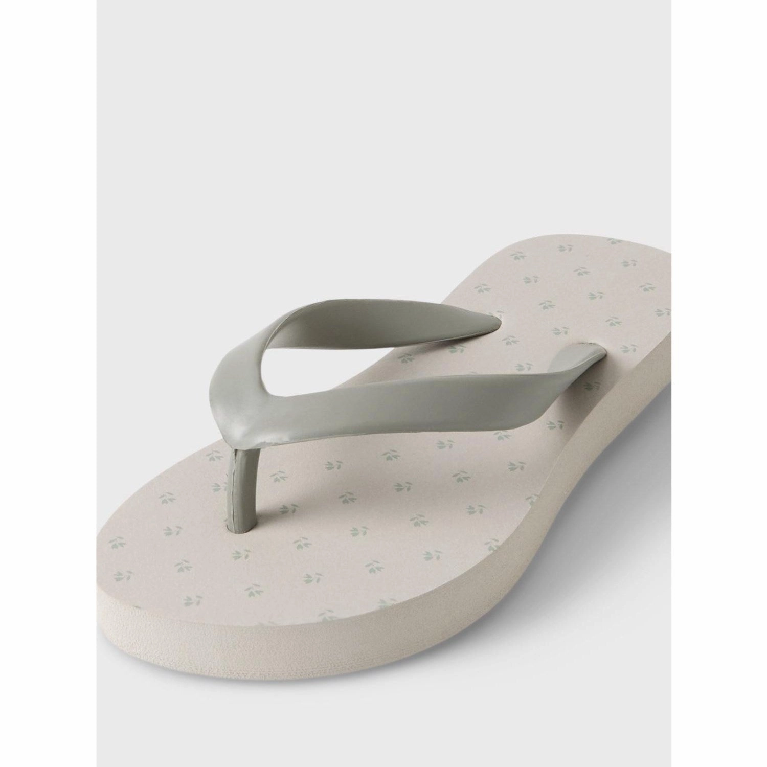Purpose Fit All-Day Rhythm Lil'Atelier Pure Cashmere Fifer Flip Flop