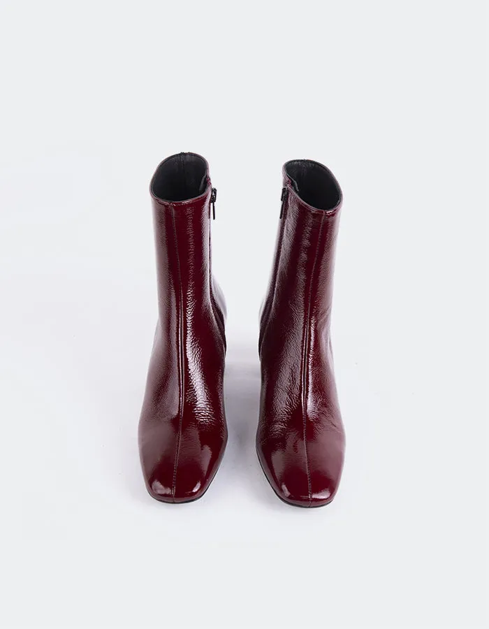 Versatility Gear Lioni Burgundy Naplack