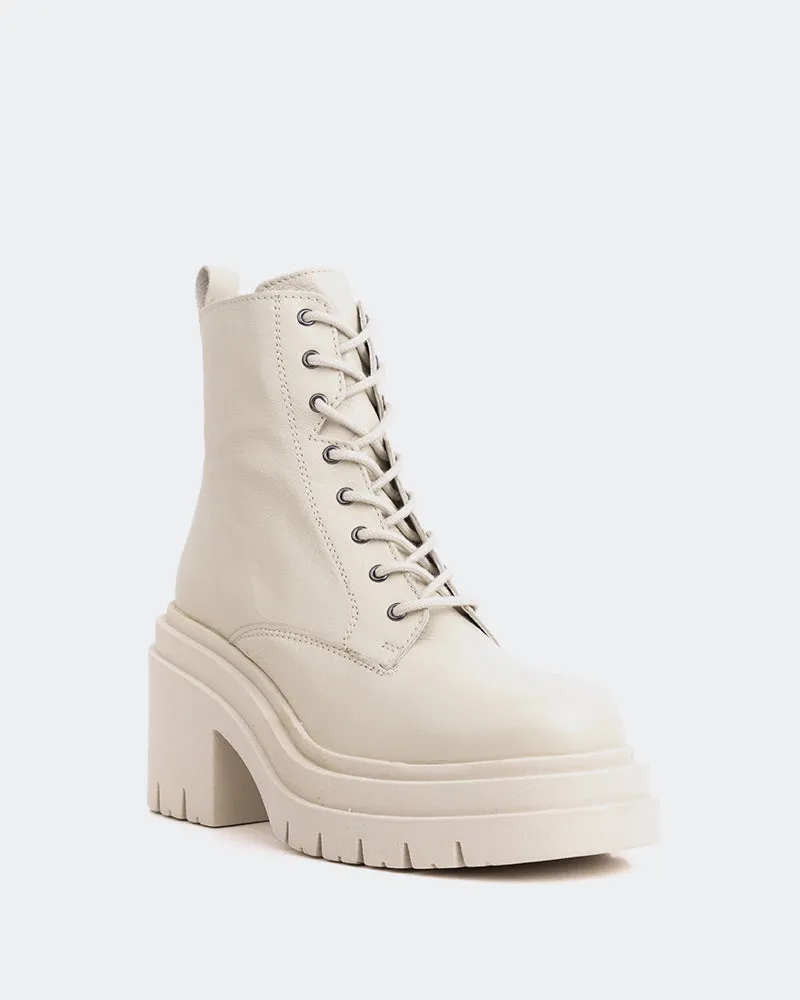 Cornwall Off White Leather Core Rhythm Fluid-Form Design