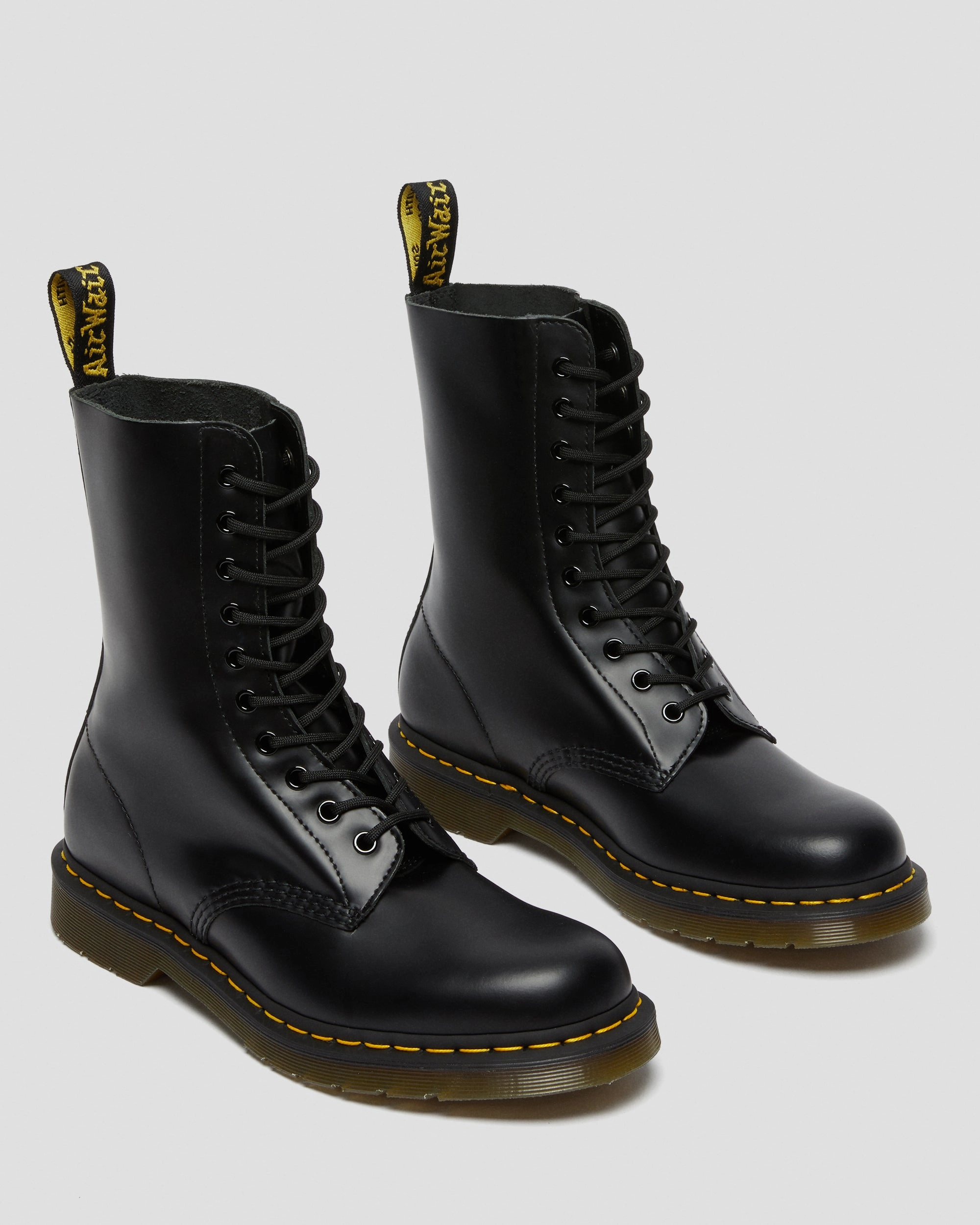 1490 Smooth Leather Boots Urban Inspired