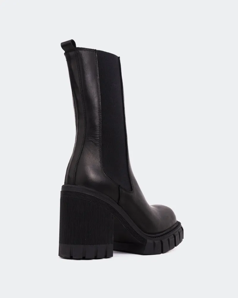 Streamlined Mobility Purpose-First Outfit Maple Black Leather