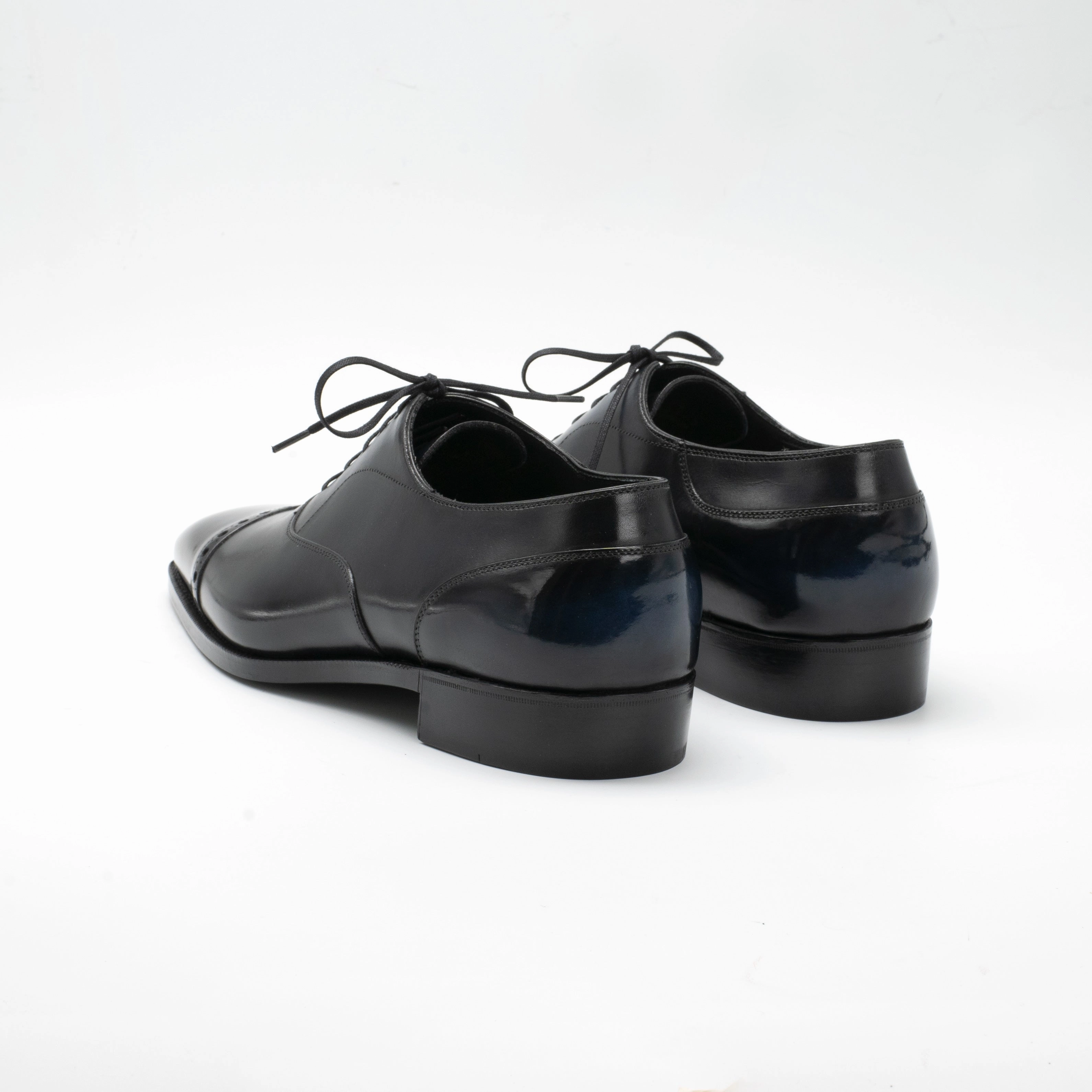 Mario Oxford Shoe - Orion Patina Made For Days Motion In Mind