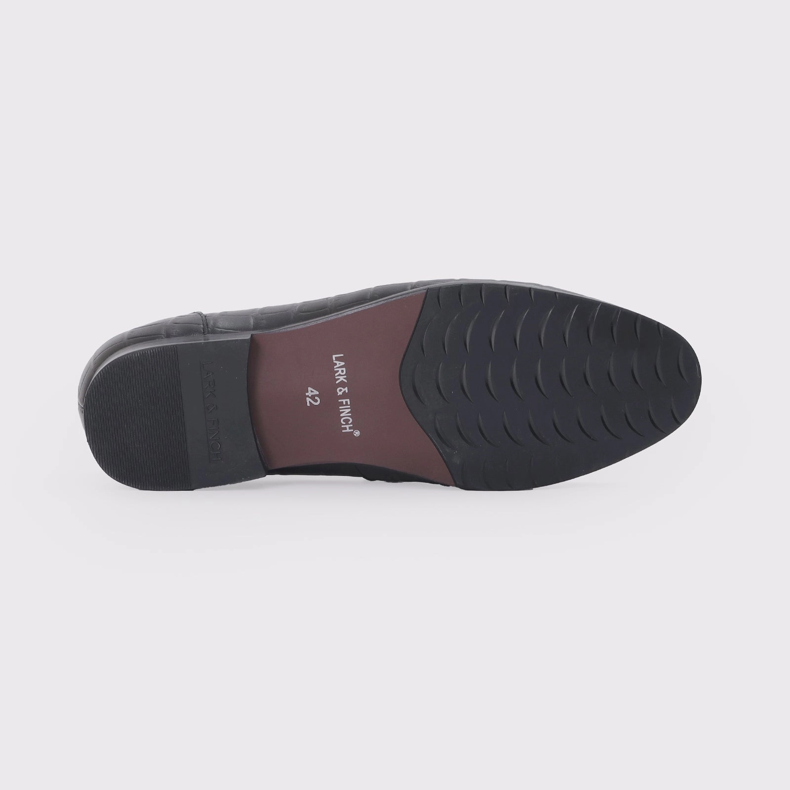Chill-Crafted Men Close Shoes