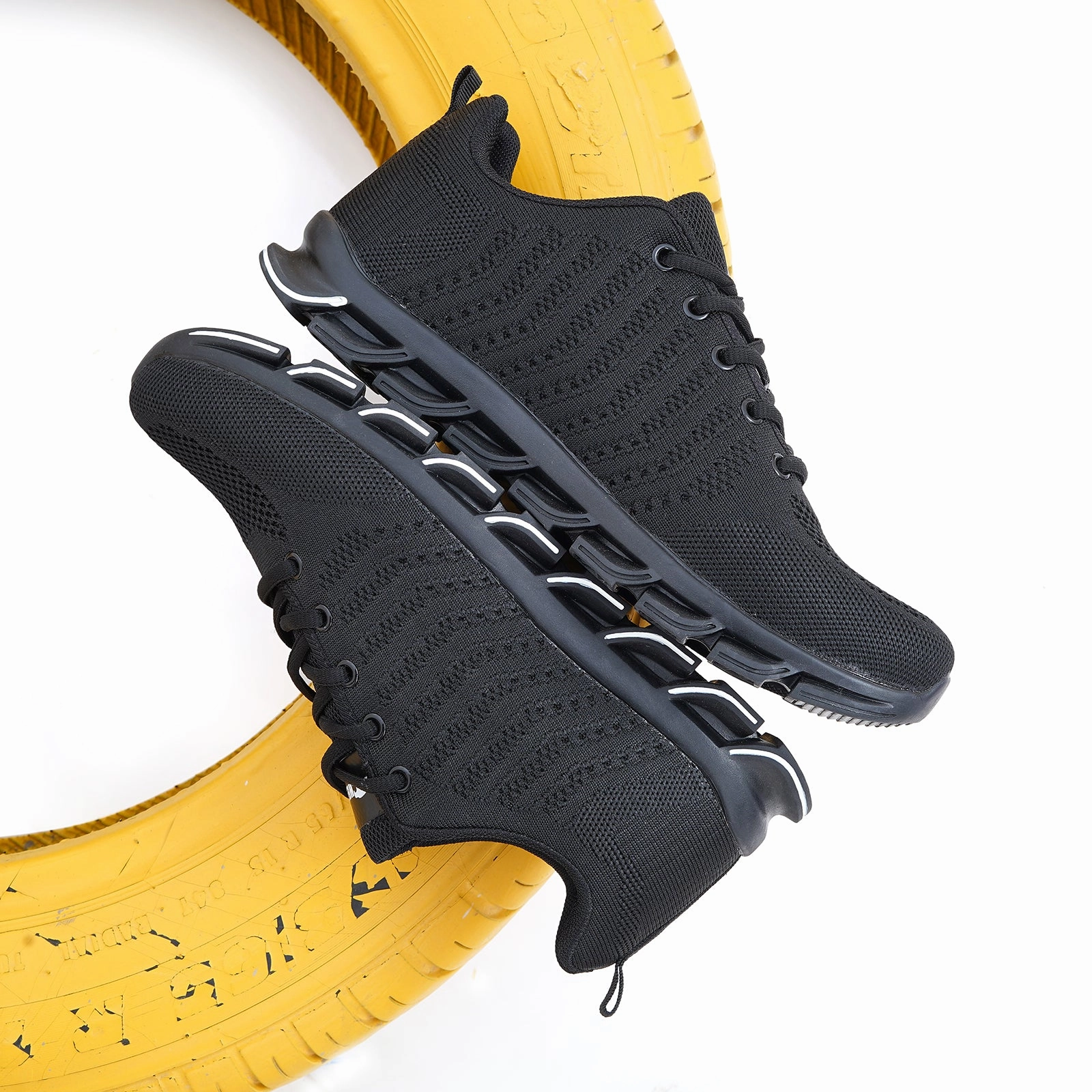 Curated Looks Men'S Classic Comfort Sneakers