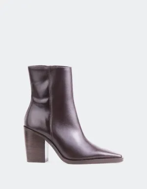 Understated Utility Meraly Dark Brown Leather